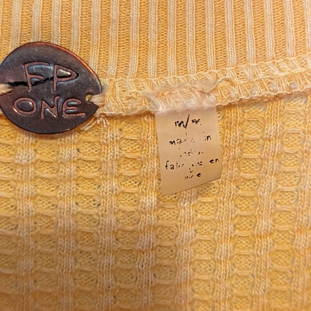 Free People Interlaken Thermal Waffle Side Tie yellow top size M - Picture 6 of 6